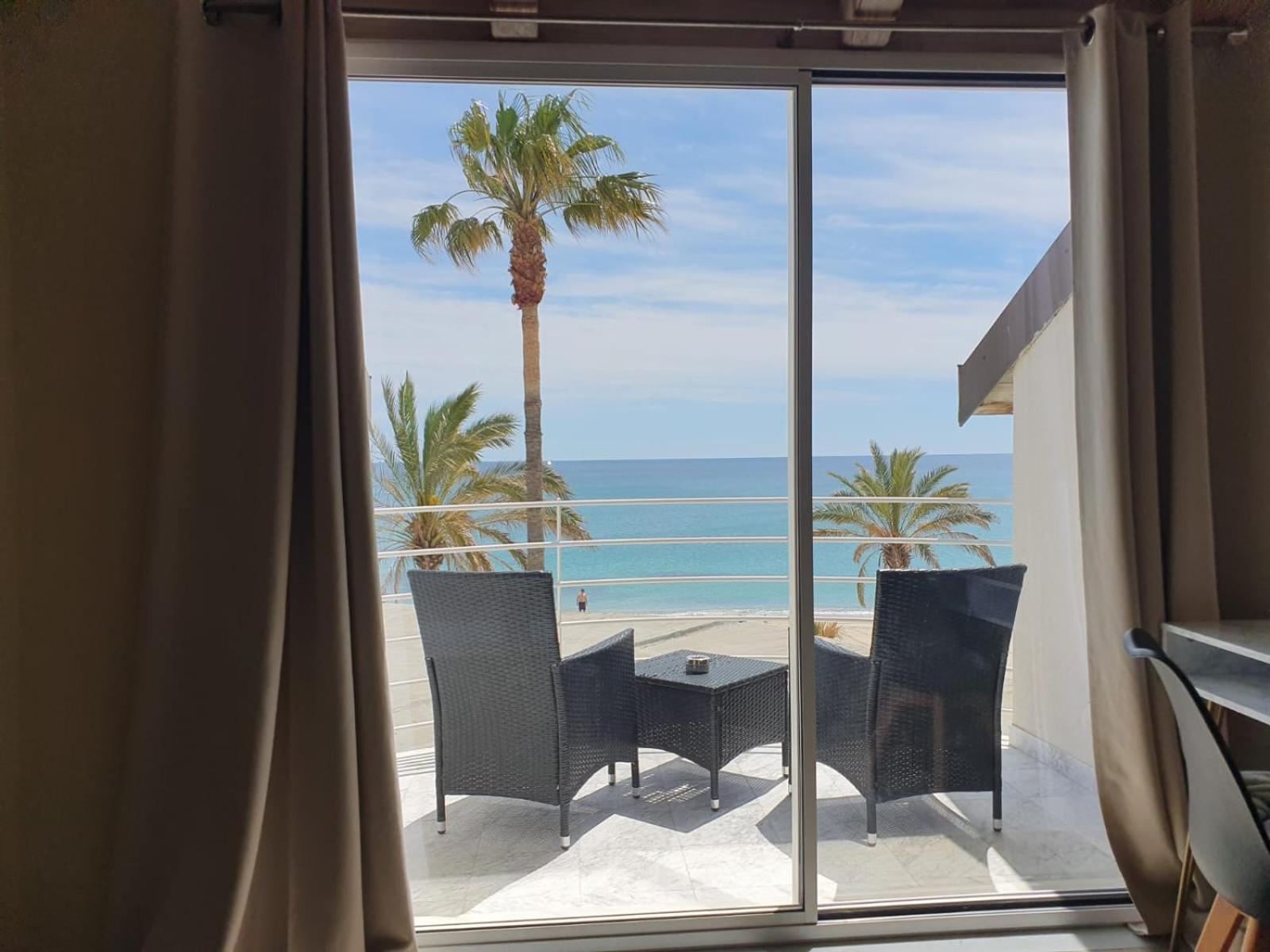 De La Hotel 3*