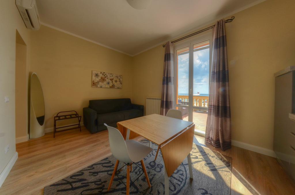 De La Hotel Pietra Ligure